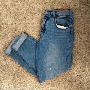 LEVIS Distressed Jeans